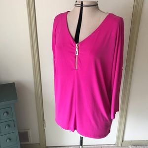 🥳3/$30🌸 Hot pink top with gold zipper